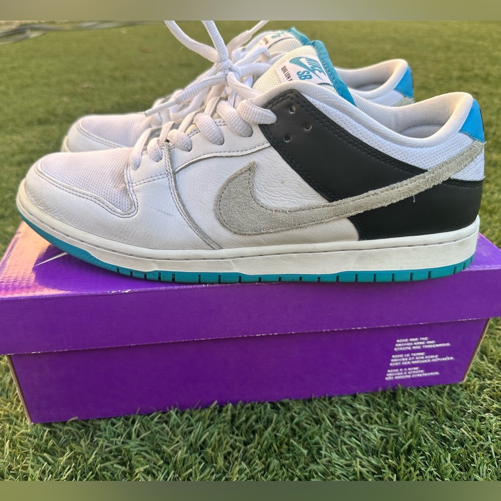 Nike SB laser blue air max 90 White and Black Shoes with blue Highlights